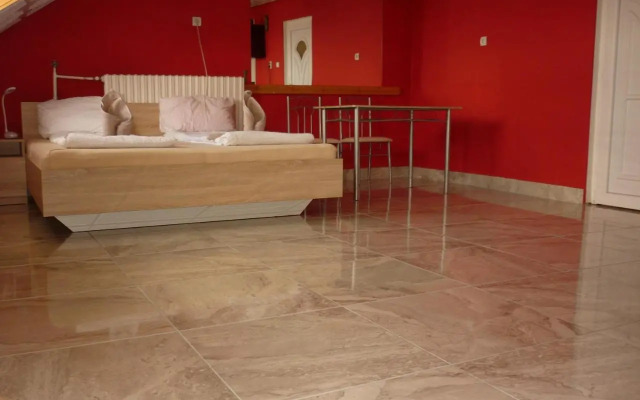 R1 Rolléder Apartman-ház