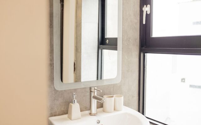 Parfait Studio private Balcony CBD