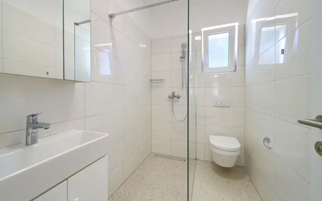 Modern Villa in Cres With Pool