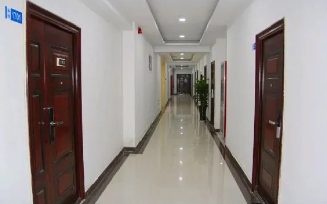 Blueberry apartment chain (qiluyuan Plaza store) – Hotel Rooms – Linyi