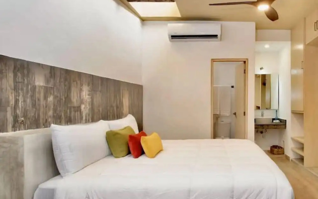 3br. Exclusive TH W/spacious Roof & Private Pool