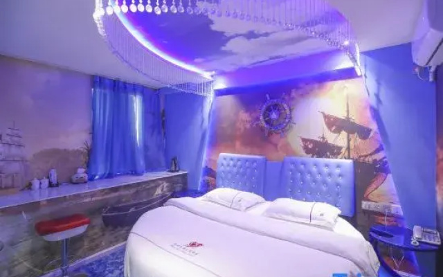 Shen8 Express Homestay (Shenzhen Huaqiangnan Subway Station)