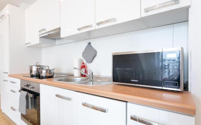 Sunny Penthouse with Terrace. DG7