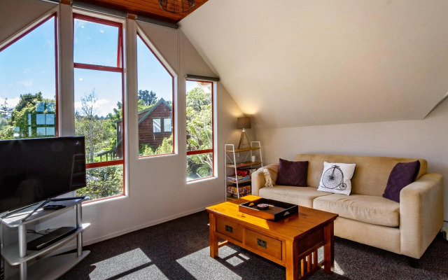 The Gingerbread House with Spa - Ohakune Holiday Home