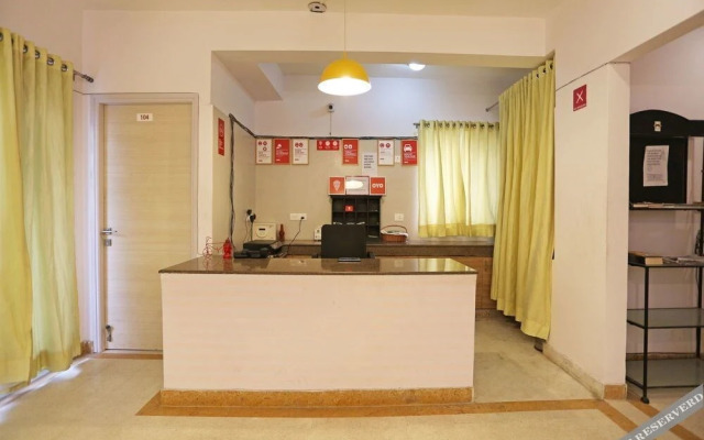 OYO Flagship Noida Golf Course
