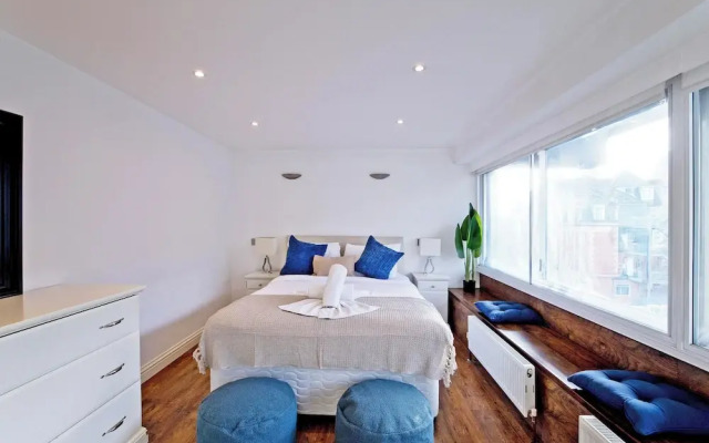 Imperial Queensway Apartment