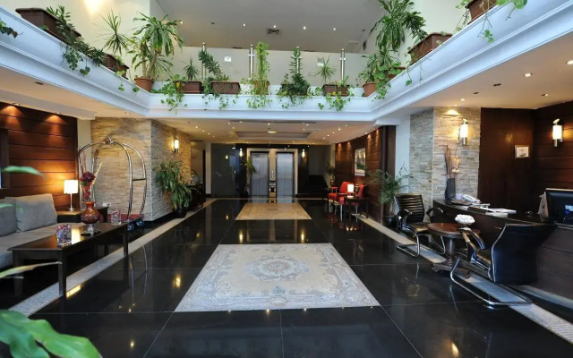 Qasr Lazurd