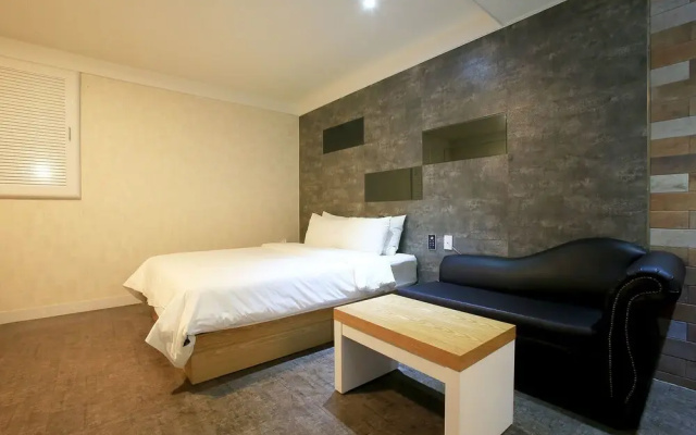 Gimpo Bellucci Motel(김포 벨루치 드라이브인 무인텔)