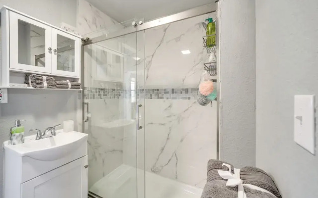 Convenient Tulsa Home - 2 Mi to Downtown!
