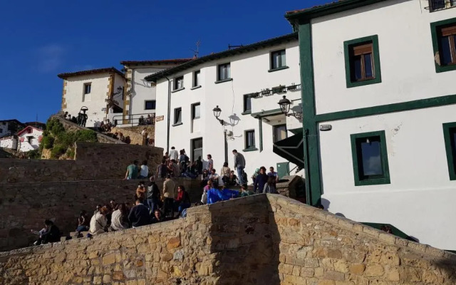 Cozy White Home in Getxo