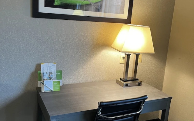 La Quinta Inn & Suites Ada