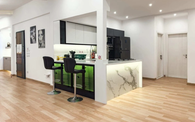 Posh & Panoramic 2bdr Rooftop 5 Min To Airport