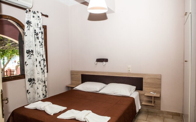 Eleana Apartments And Studios