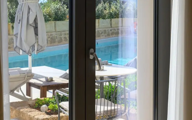 Kannas Mani-Luxury Suites- Adults friendly 14+