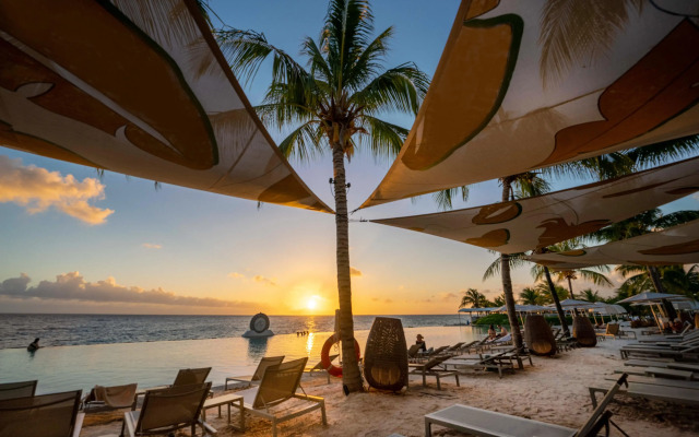 Papagayo Beach Hotel