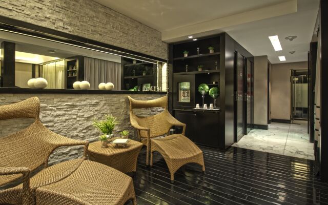 1828 Smart Hotel