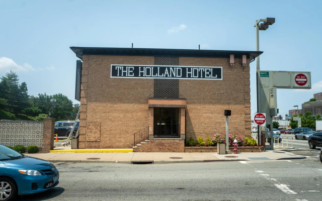Holland Hotel Free Parking Jersey City