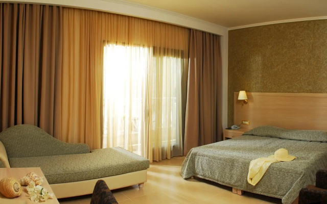 Cactus Royal Resort & Spa