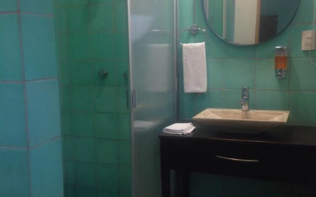 Shelbys- Habitación Para 3 Personas en Mazatlán
