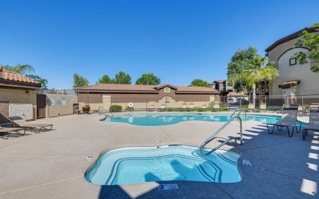 Pool Access, Private Patio & Grill: Mesa Condo!