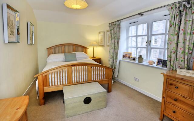 Wonderful Central Edinburgh Apartment