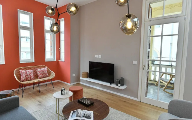 Authentic New Apt Near The Beach Allenby