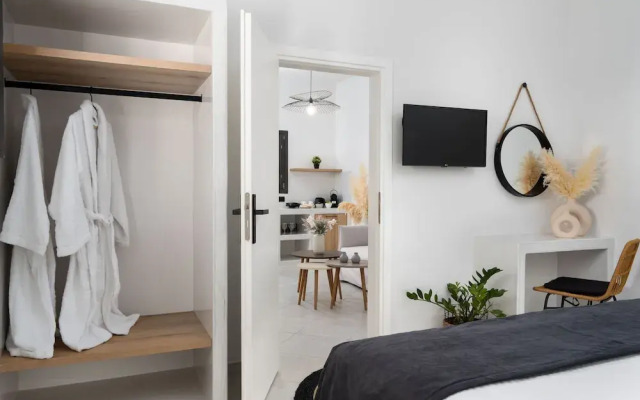 Almira Luxury Suites