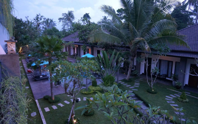Ubud Raya Hotel