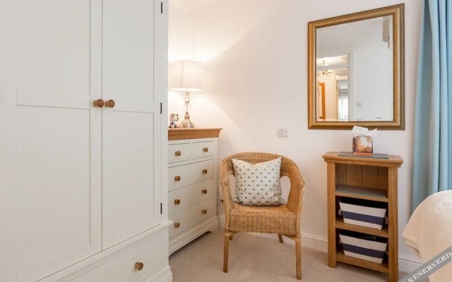 Quay Holidays - Harbourside Park