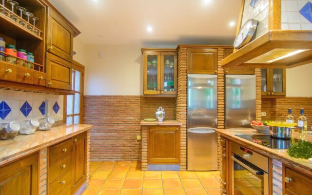 Twelve guest 6bedrooms Villa Montecarlo