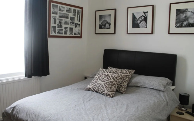 The little emily - Room only