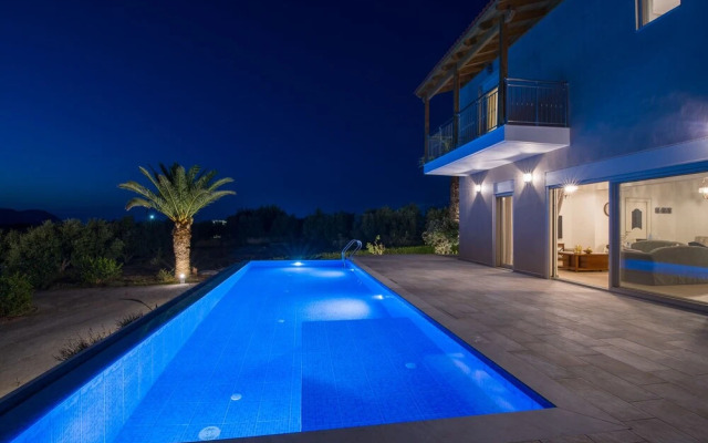 Villa Koutalas - Majestic Sunsets over the Pool