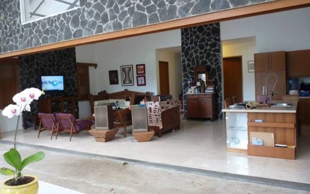 Ronia Mountain Villa Lembang