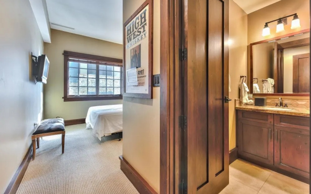 Deer Valley Arrowleaf 302