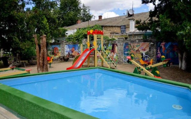 Корона(Евпатория)