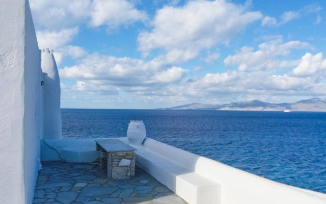 Cavo Delos