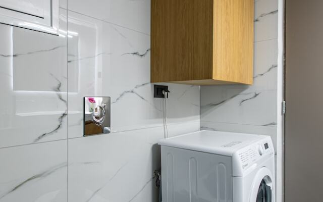 Neaira city apartment near the beach