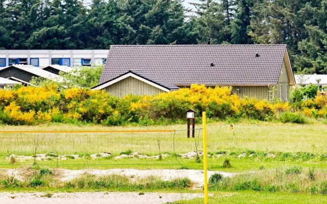 10 Person Holiday Home in Brovst
