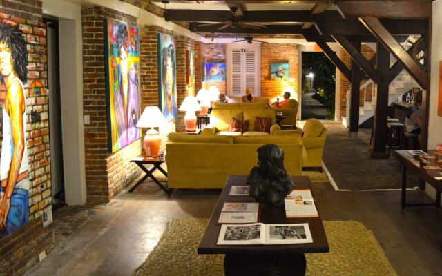 Admiral's Inn and Gunpowder Suites