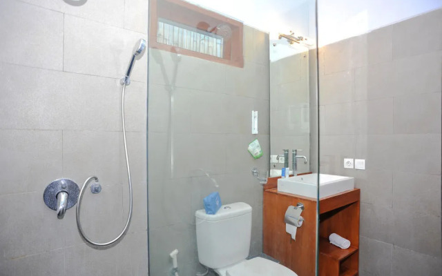 Airy Seminyak Kerobokan Tangkuban Perahu Gang Tunjung Dua 9 Bali