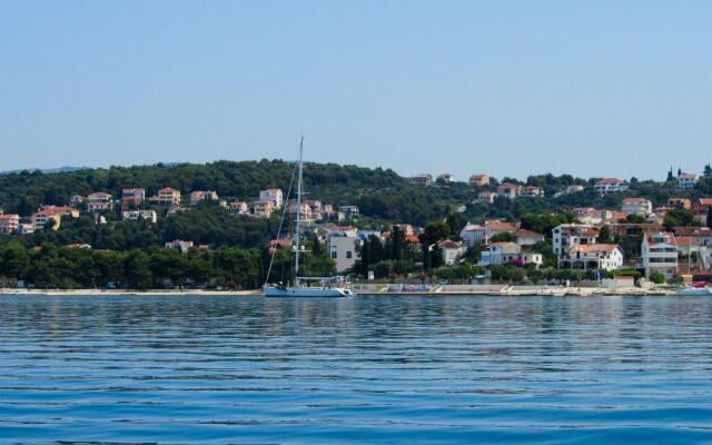 Apartment Tonka 220m From the Beach