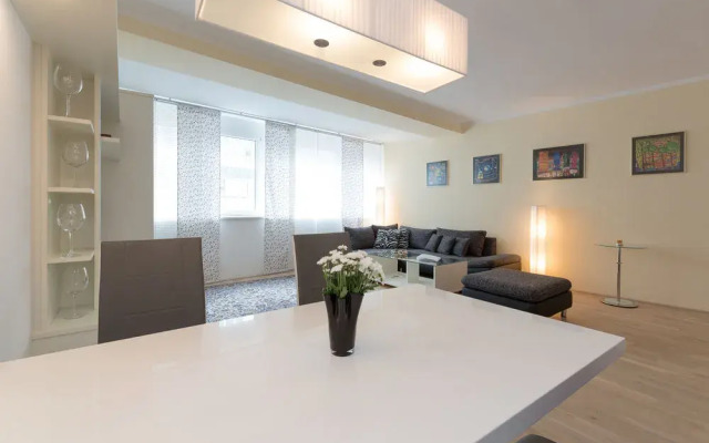 Design-Apartment Karlsplatz with Balcony