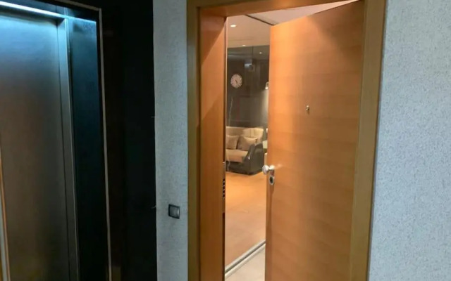 Sliver city next to paradise mall and metro