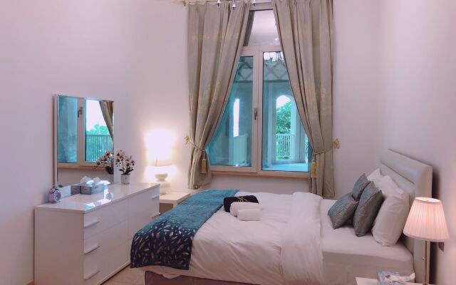 Stunning Beach front 1 bedroom at the palm