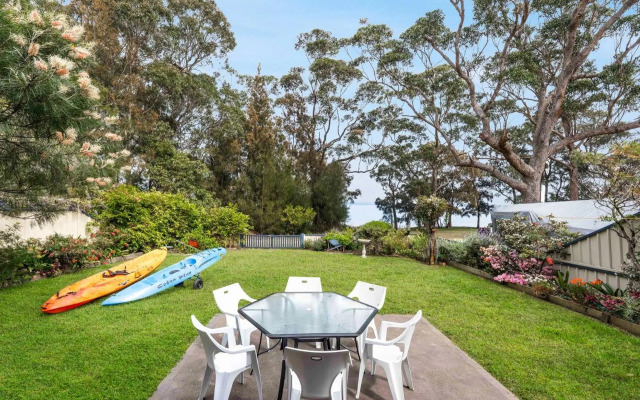 SORRENTO LAKESIDE Sanctuary Point 4pm check out Sundays