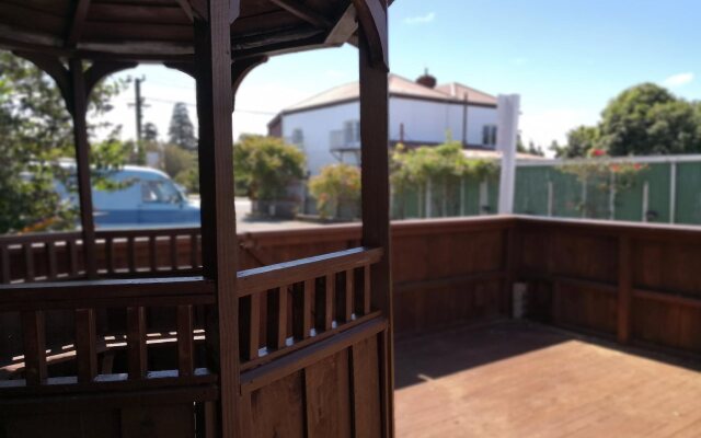 Racecourse Backpackers Hostel