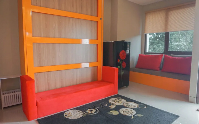 Cozy Studio Apartment At Gateway Park Lrt City Bekasi