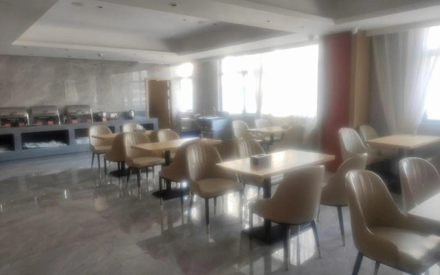 Youcheng Oriental Hotel (Huqiu Subway Station)