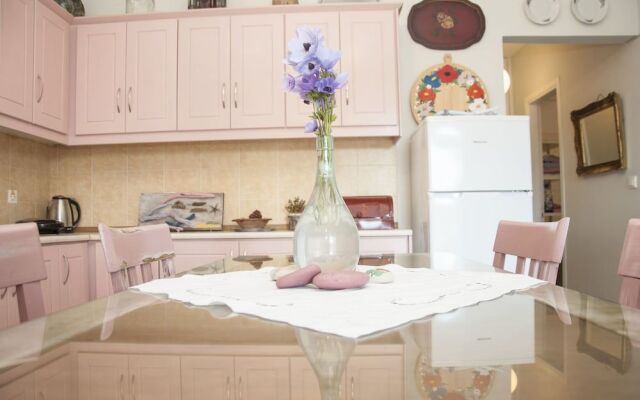 Brezza Apartment F