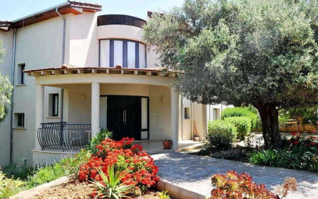 Villa Amelia by Amy Villas